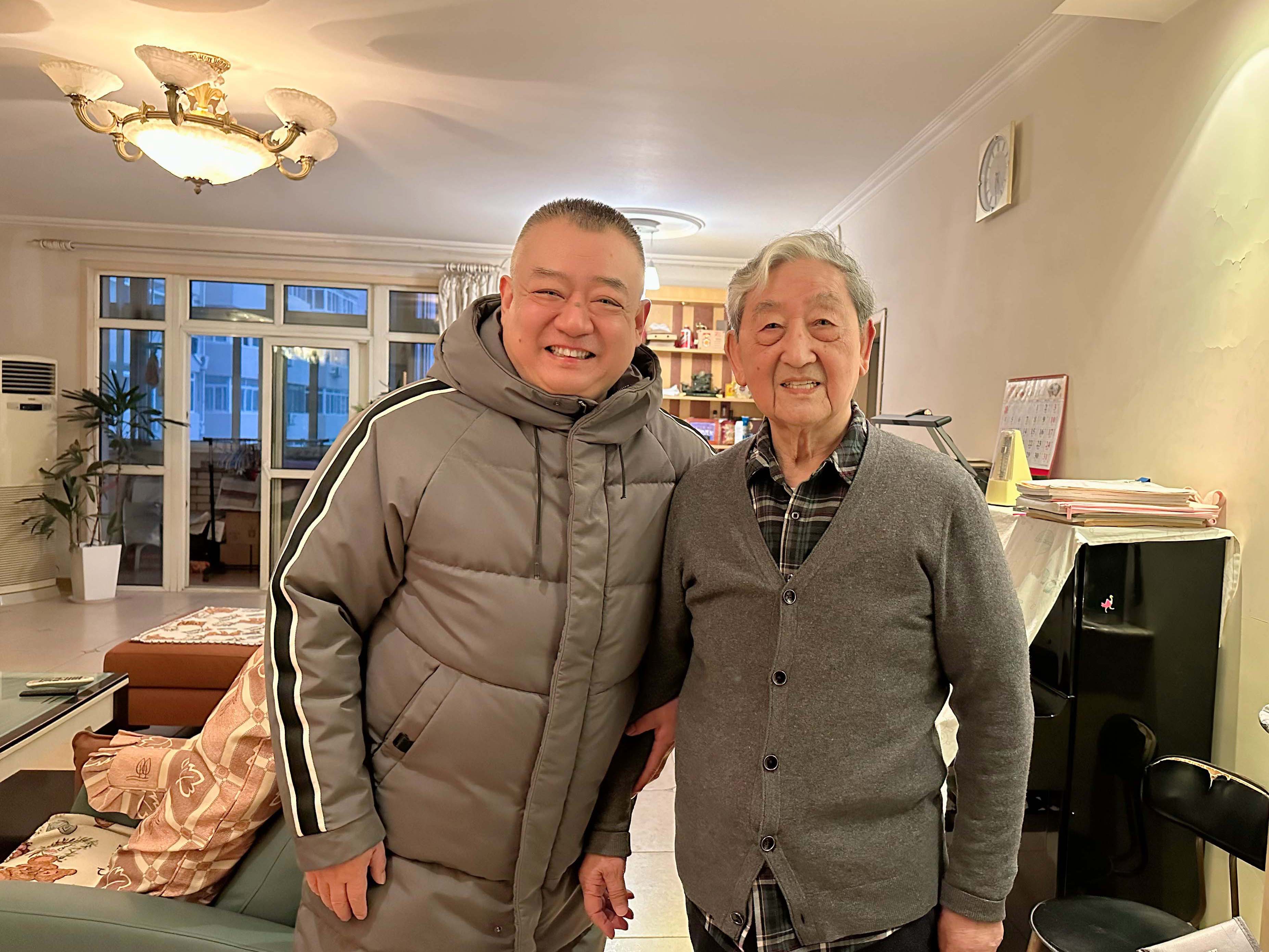 副院长惠彤慰问熊家泰教授 拷贝副本.jpg